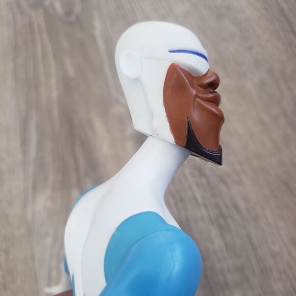 Vintage 2003 Frozone Disney Pixar Hasbro The Incredibles 10" Action Figure - Picture 6 of 12
